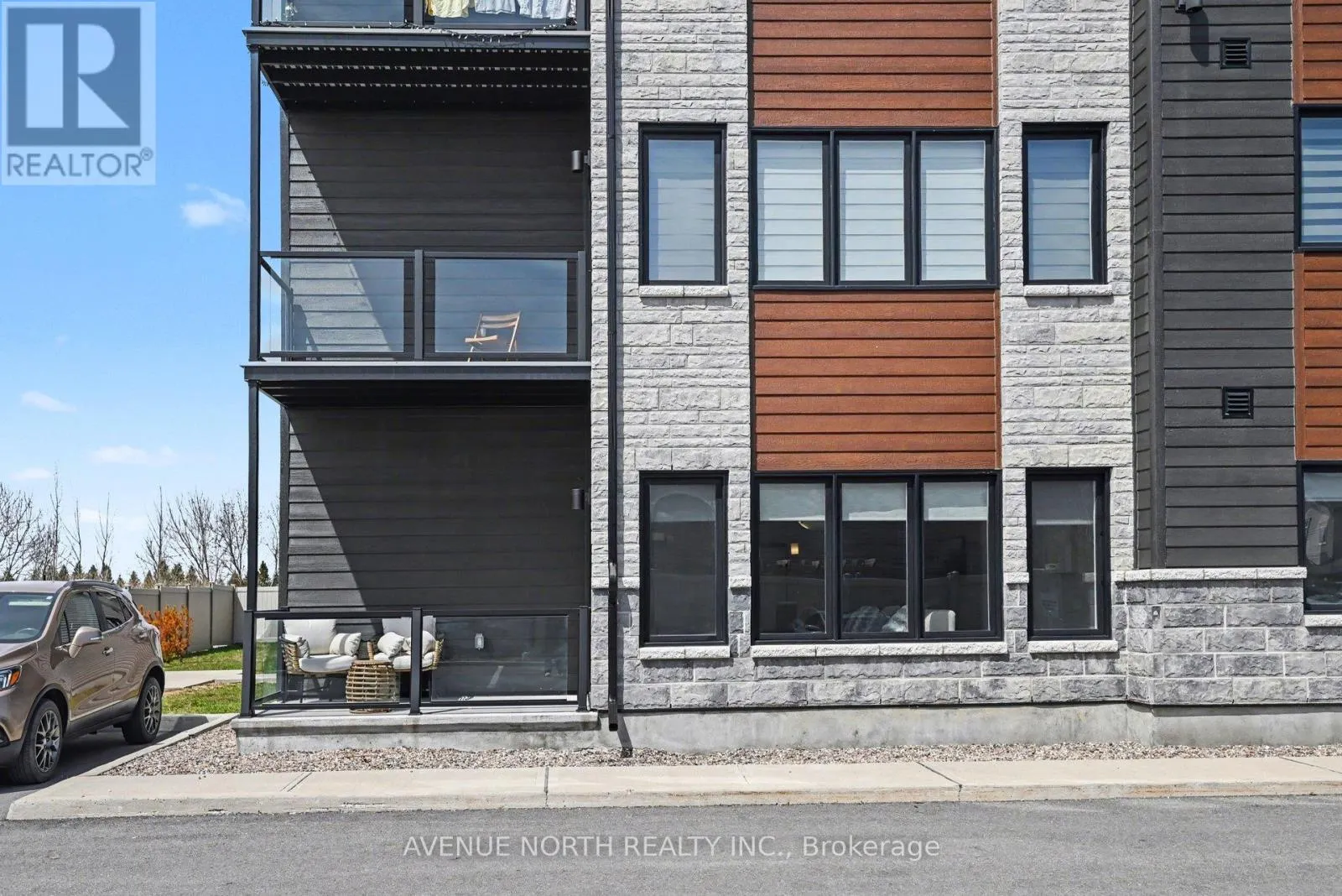 102 - 271 BELFORT STREET