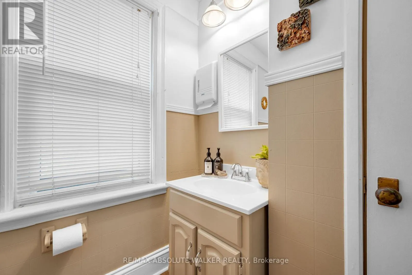 383 DANFORTH AVENUE