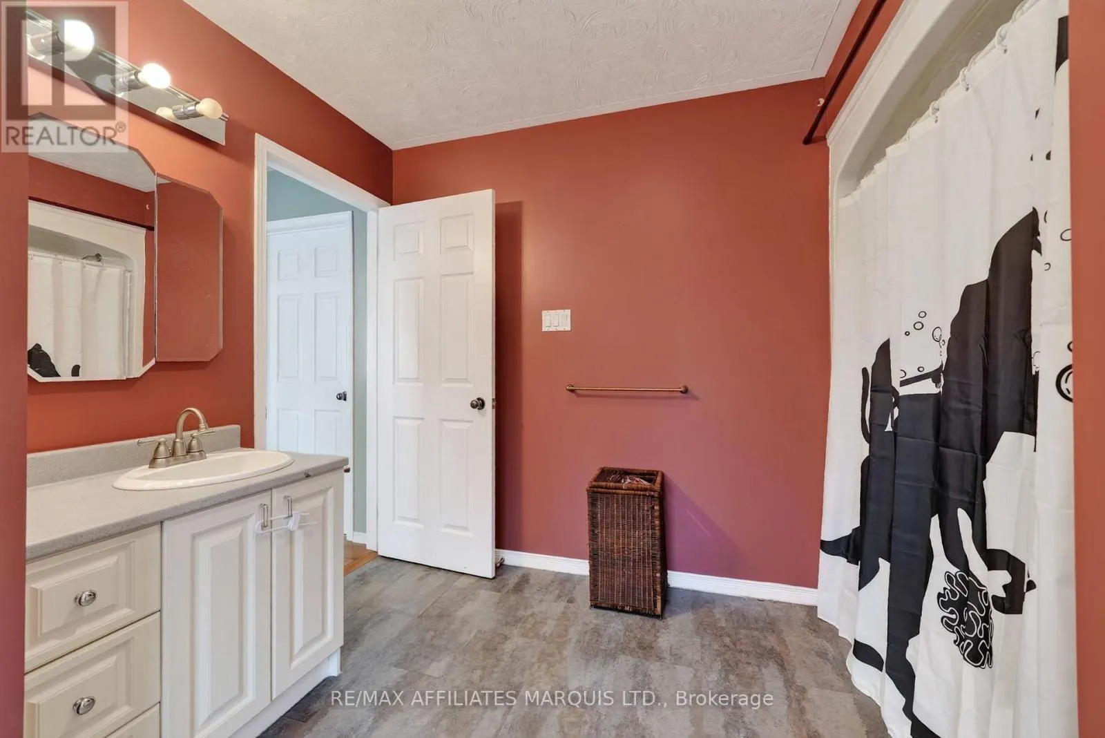 185 DOMINION STREET N