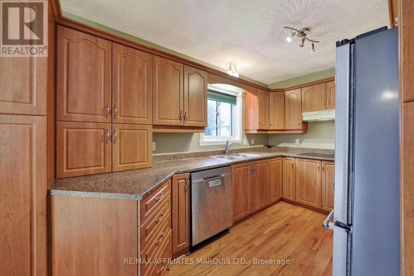 185 DOMINION STREET N