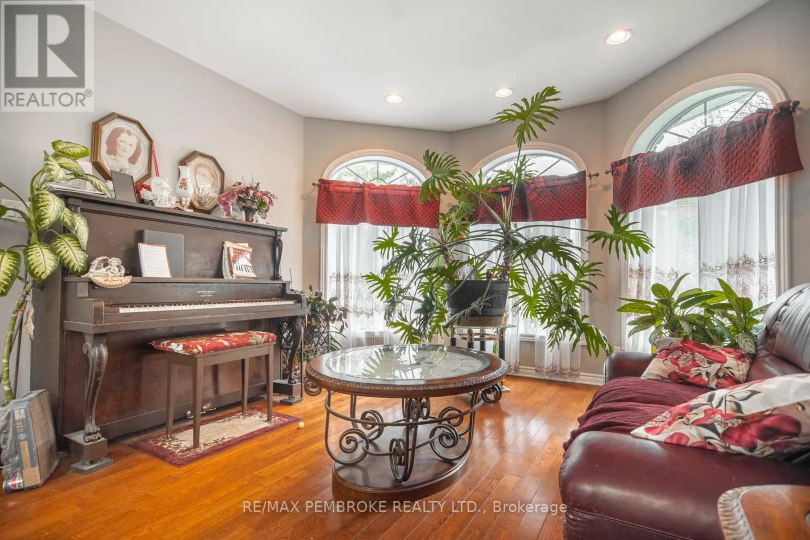 1692 BLACK BAY ROAD