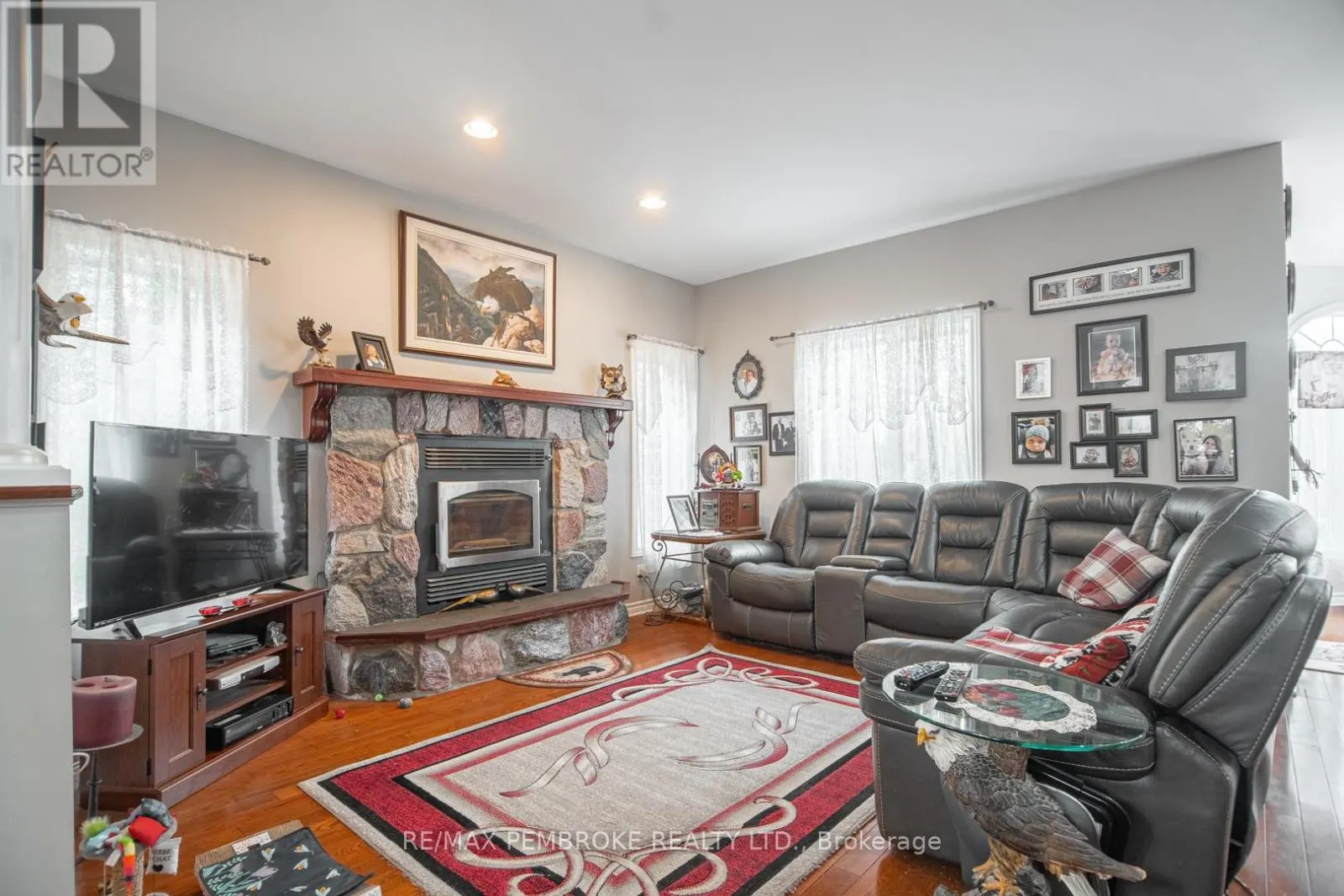 1692 BLACK BAY ROAD