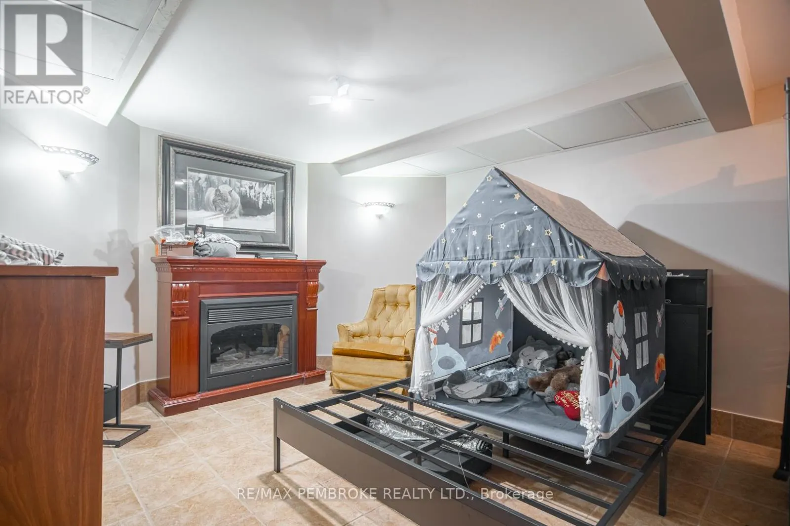 1692 BLACK BAY ROAD