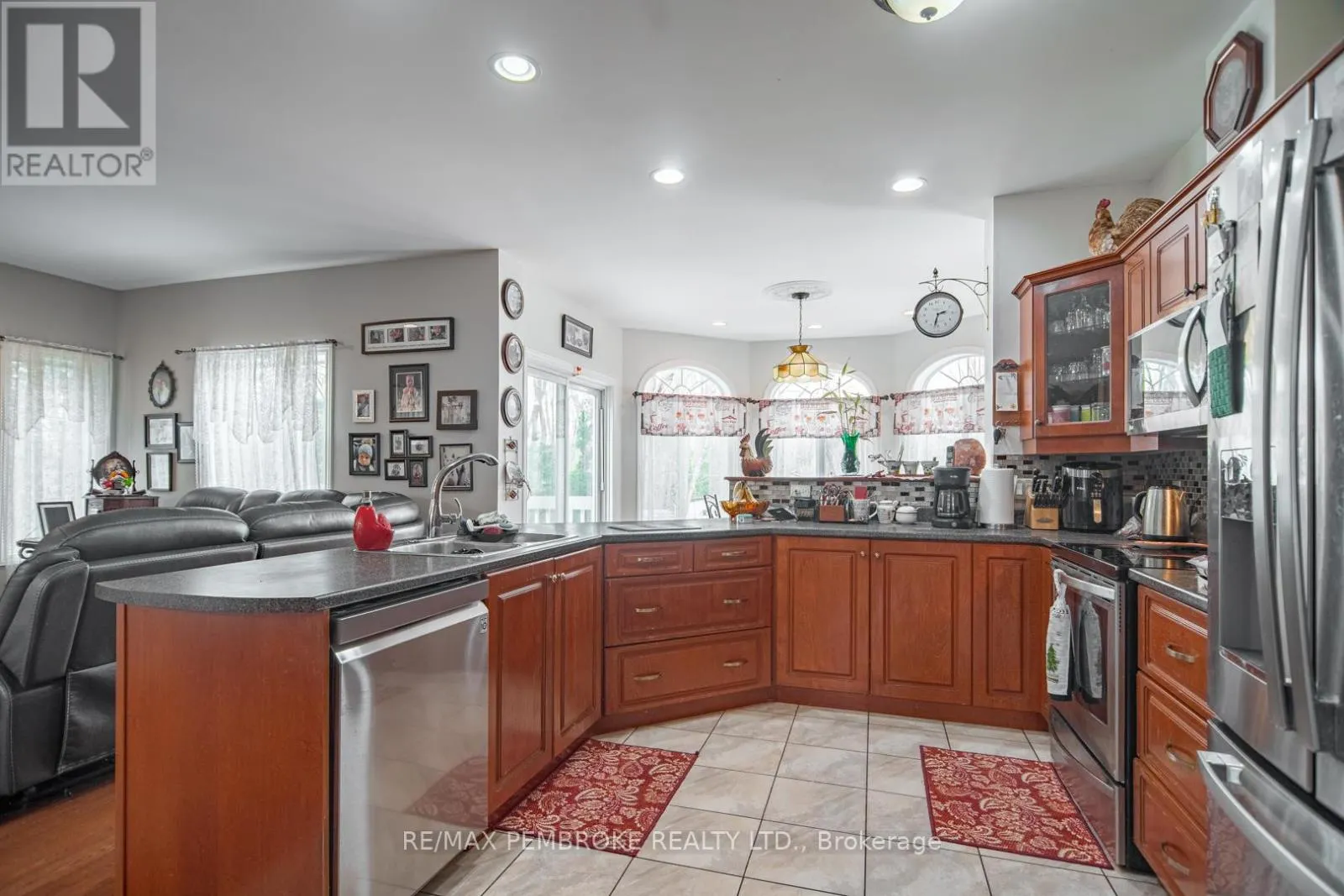 1692 BLACK BAY ROAD