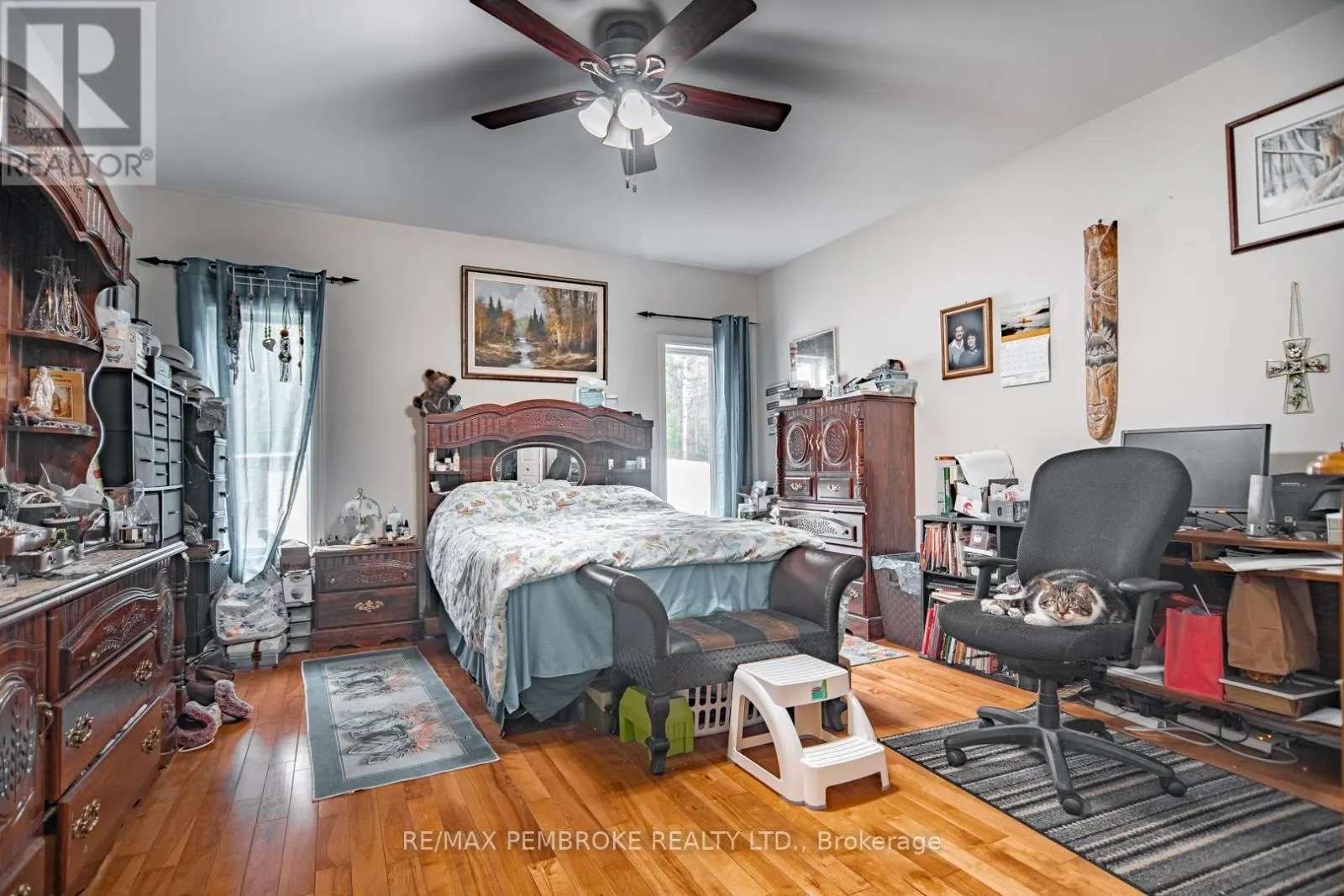 1692 BLACK BAY ROAD