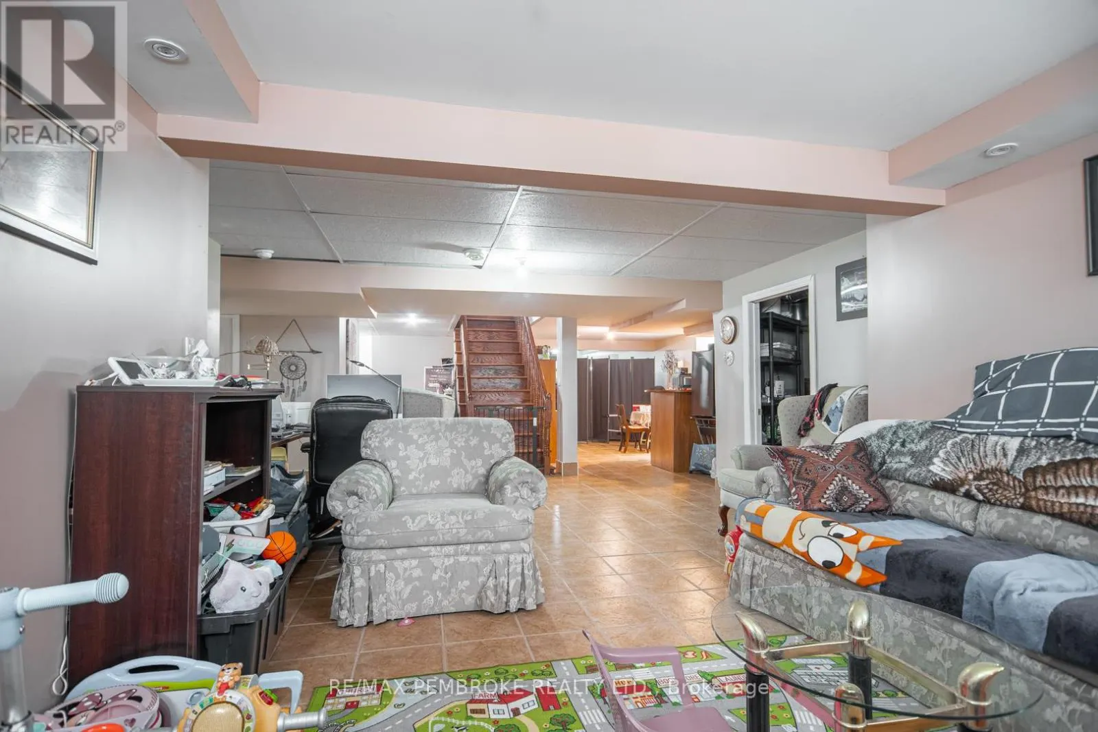 1692 BLACK BAY ROAD