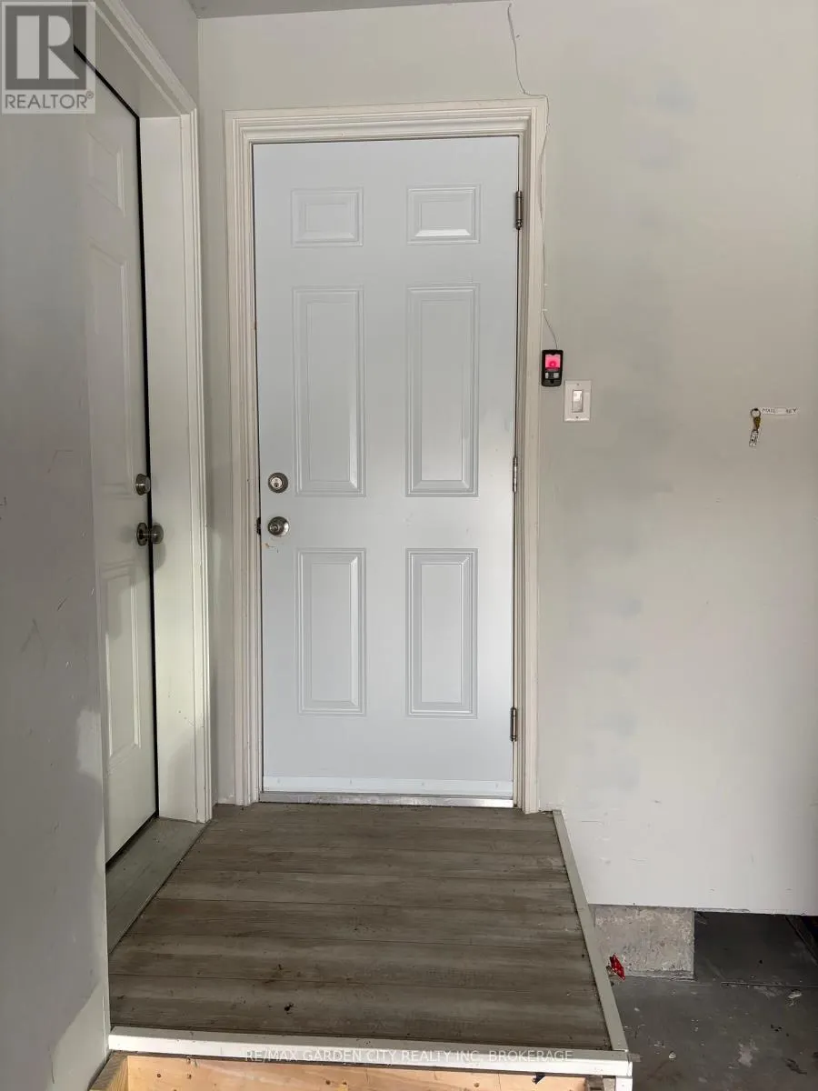 33 BOUNTY AVENUE