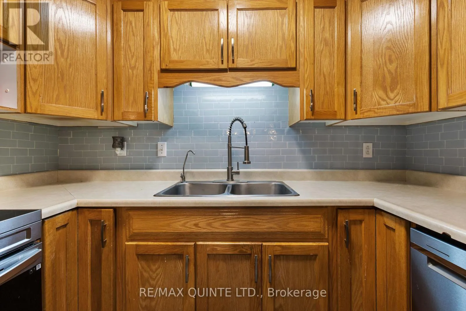 5 - 45 PRINCE EDWARD STREET #5