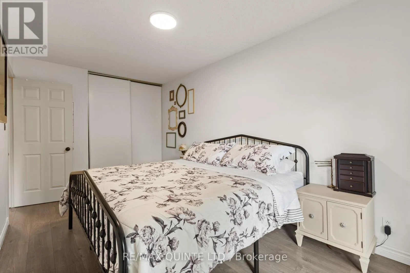 5 - 45 PRINCE EDWARD STREET #5