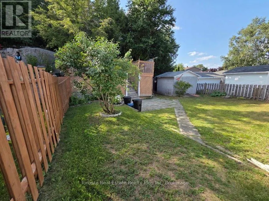 83 LAURIER ROAD