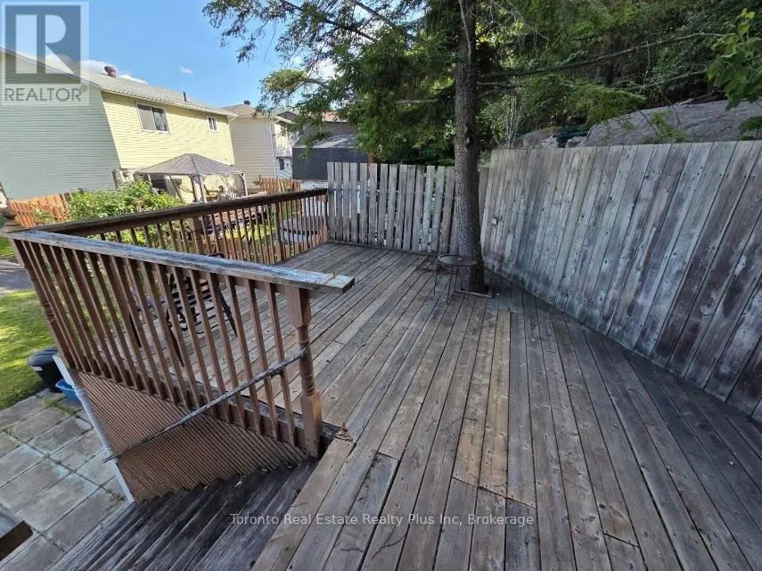 83 LAURIER ROAD