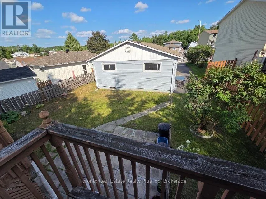 83 LAURIER ROAD