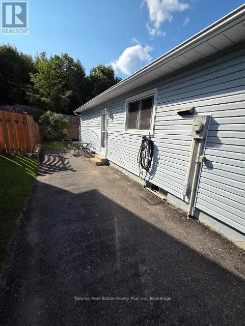 83 LAURIER ROAD