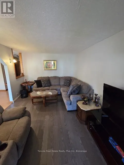 83 LAURIER ROAD