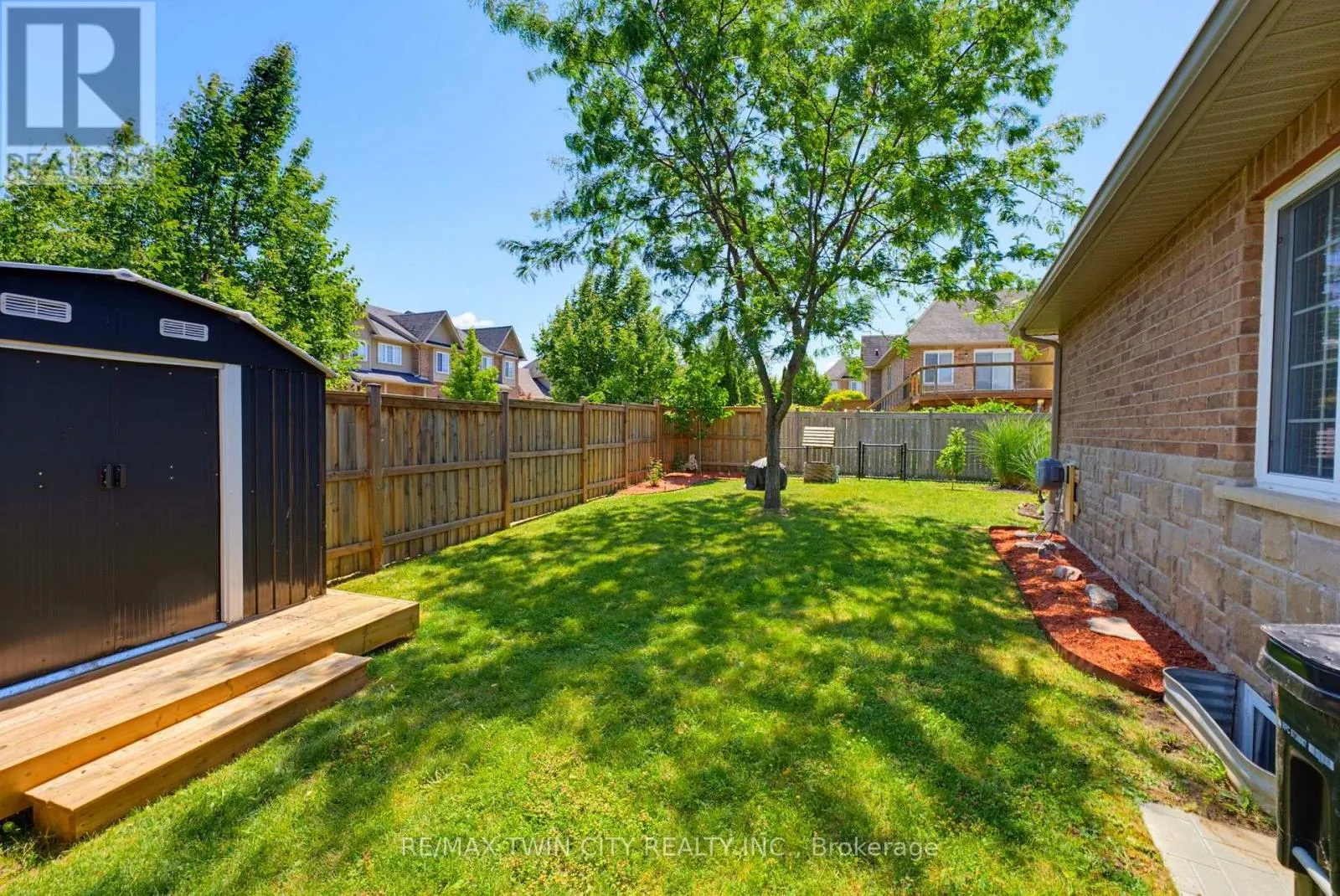 934 ZELLER CRESCENT