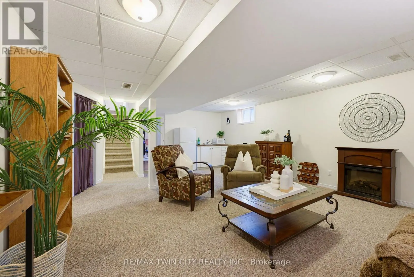 934 ZELLER CRESCENT