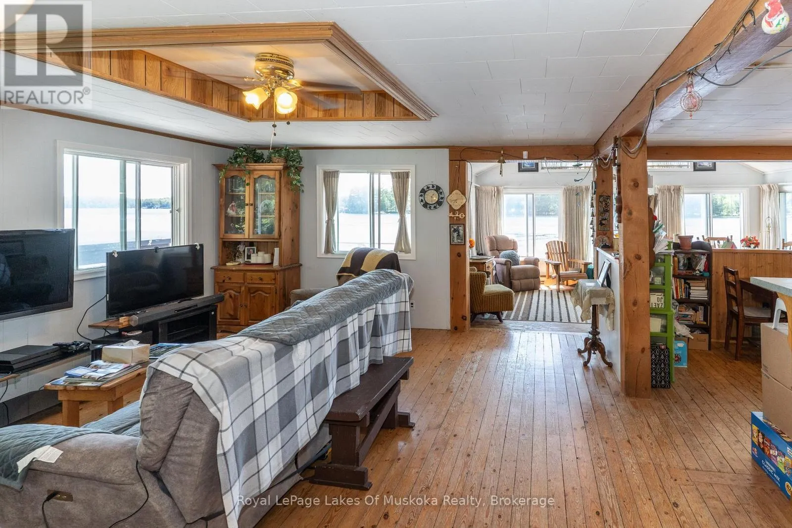 22 - 1254 BARLOCHAN ROAD #22