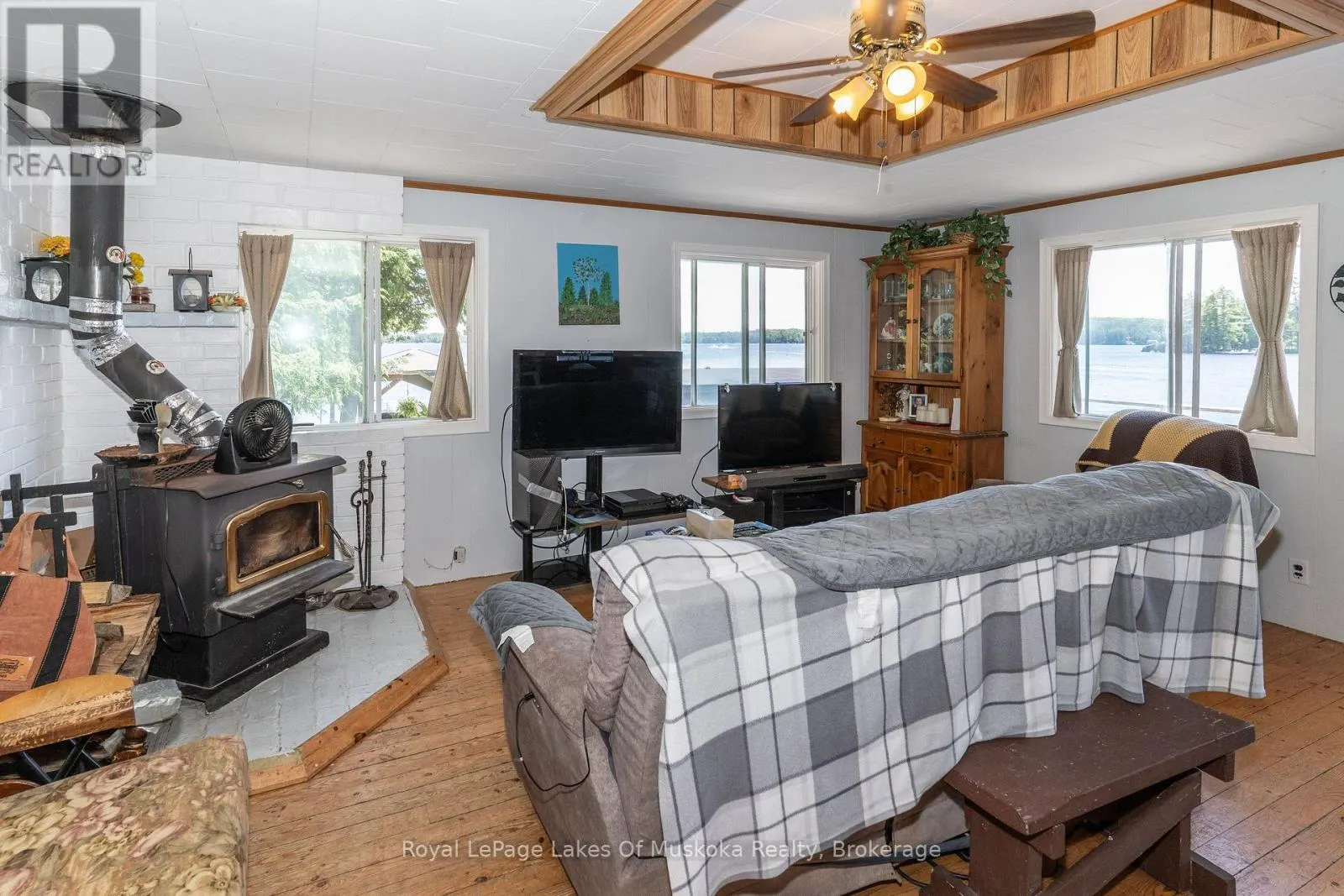 22 - 1254 BARLOCHAN ROAD #22