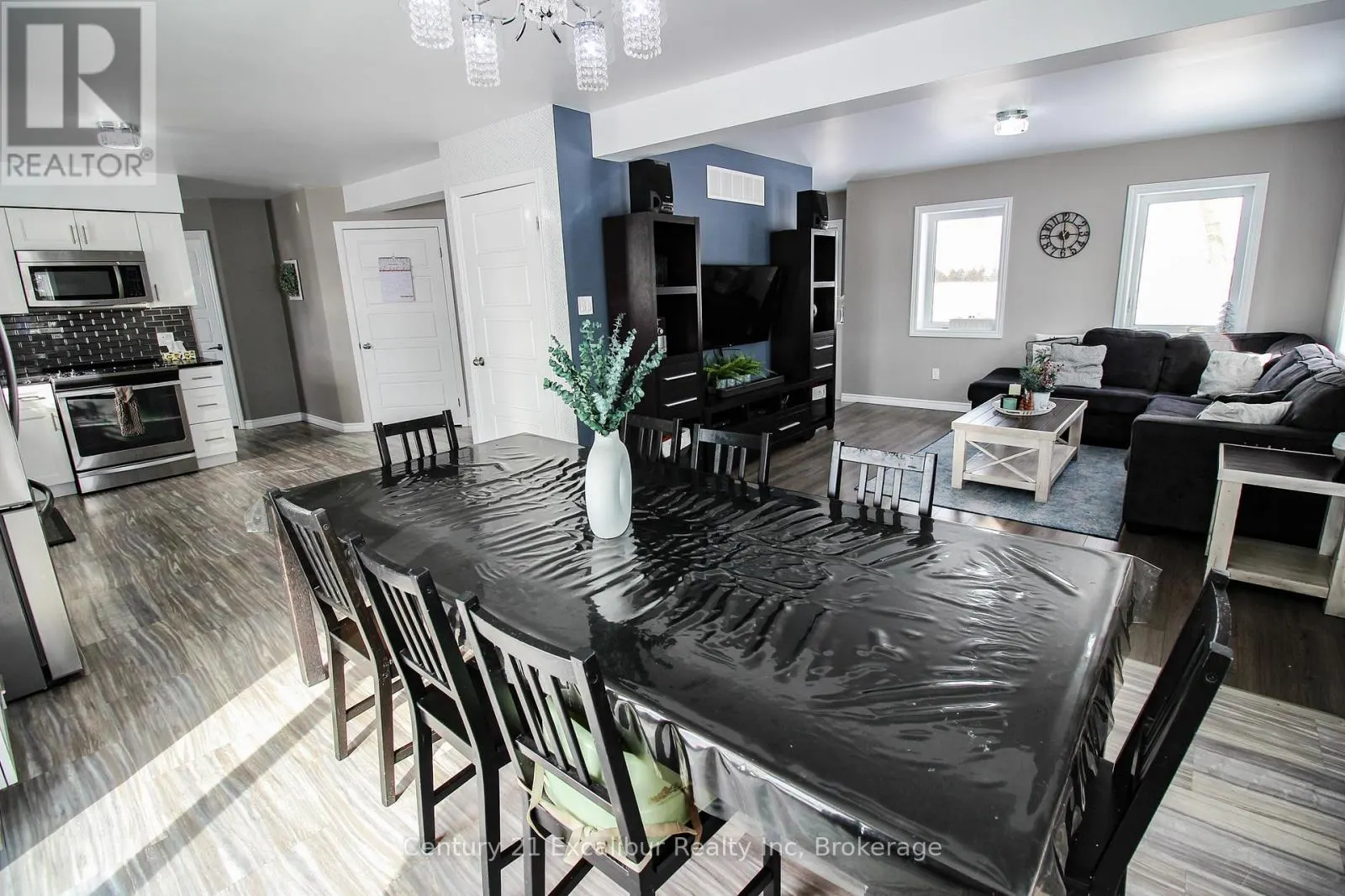 7104 SIXTH LINE ROAD W