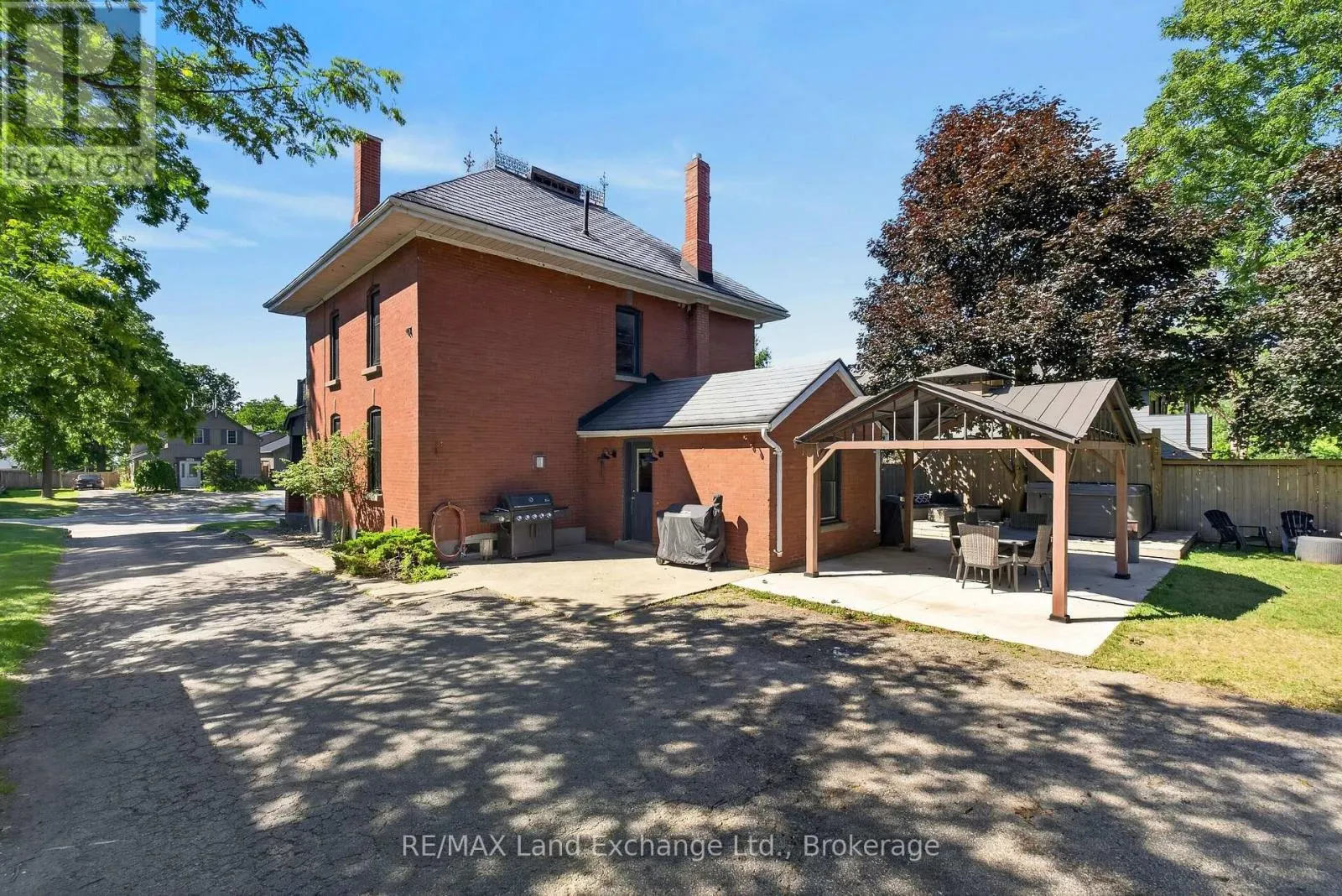 581 QUEEN STREET