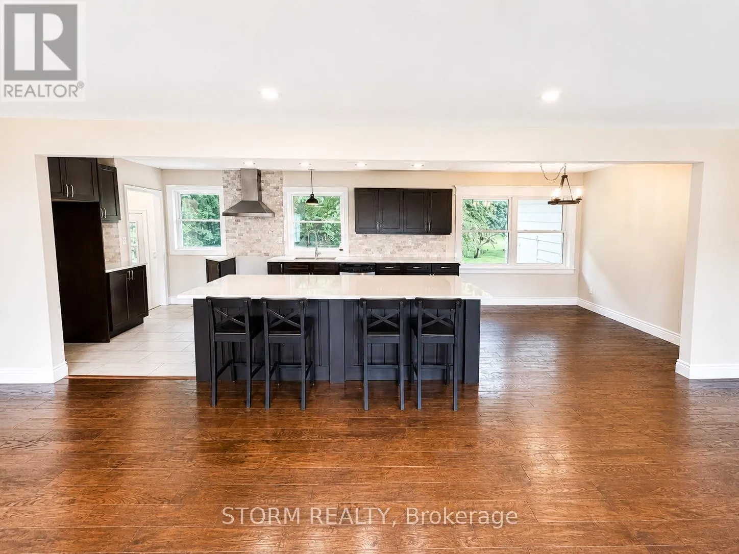 50 SANTA CRUZ DRIVE