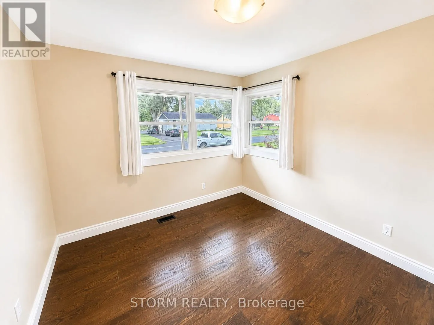 50 SANTA CRUZ DRIVE