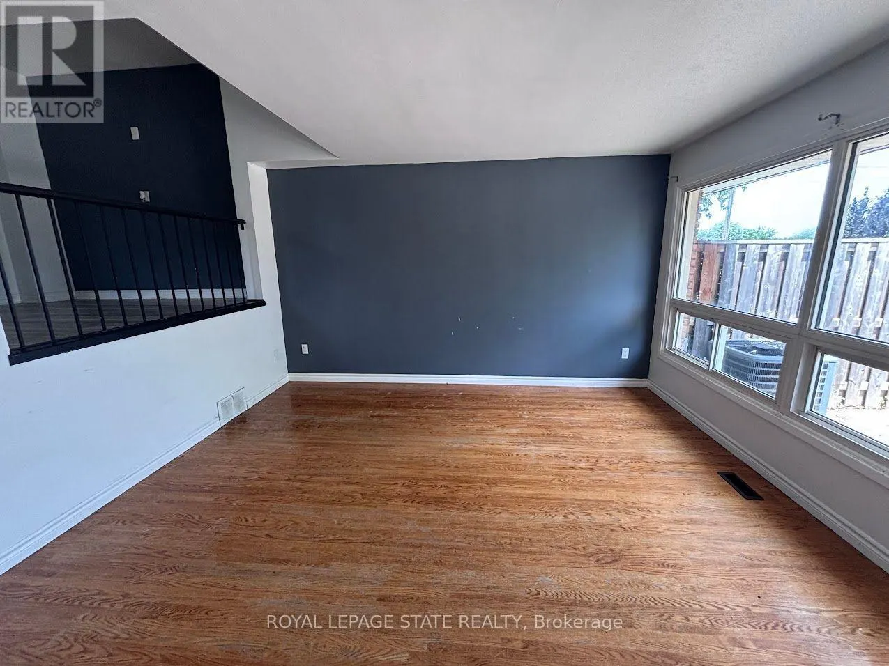 304 - 5 VIKING COURT