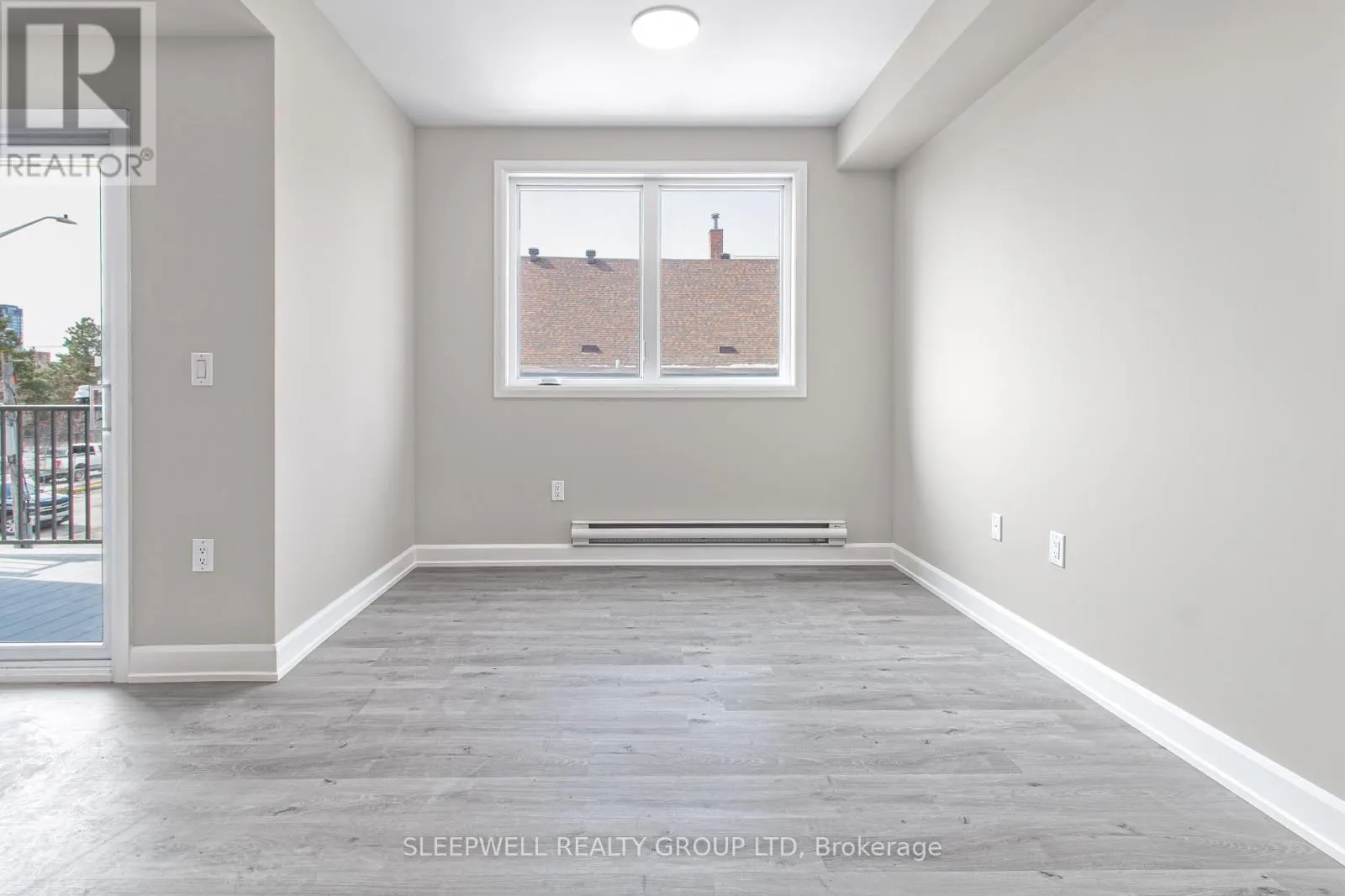 303 - 370 CAMBRIDGE STREET N