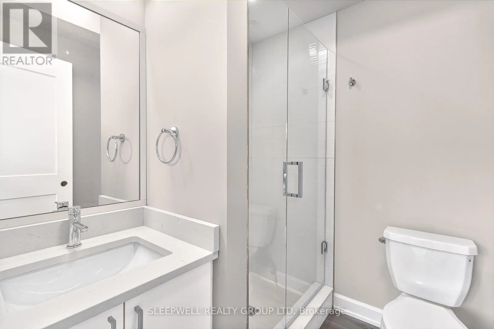 303 - 370 CAMBRIDGE STREET N