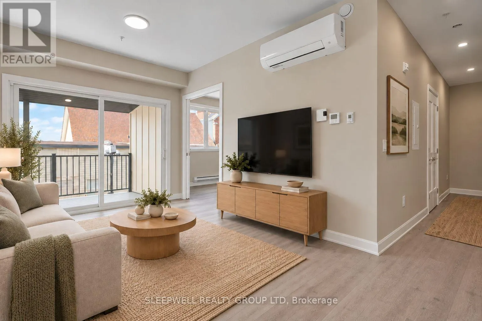 303 - 370 CAMBRIDGE STREET N