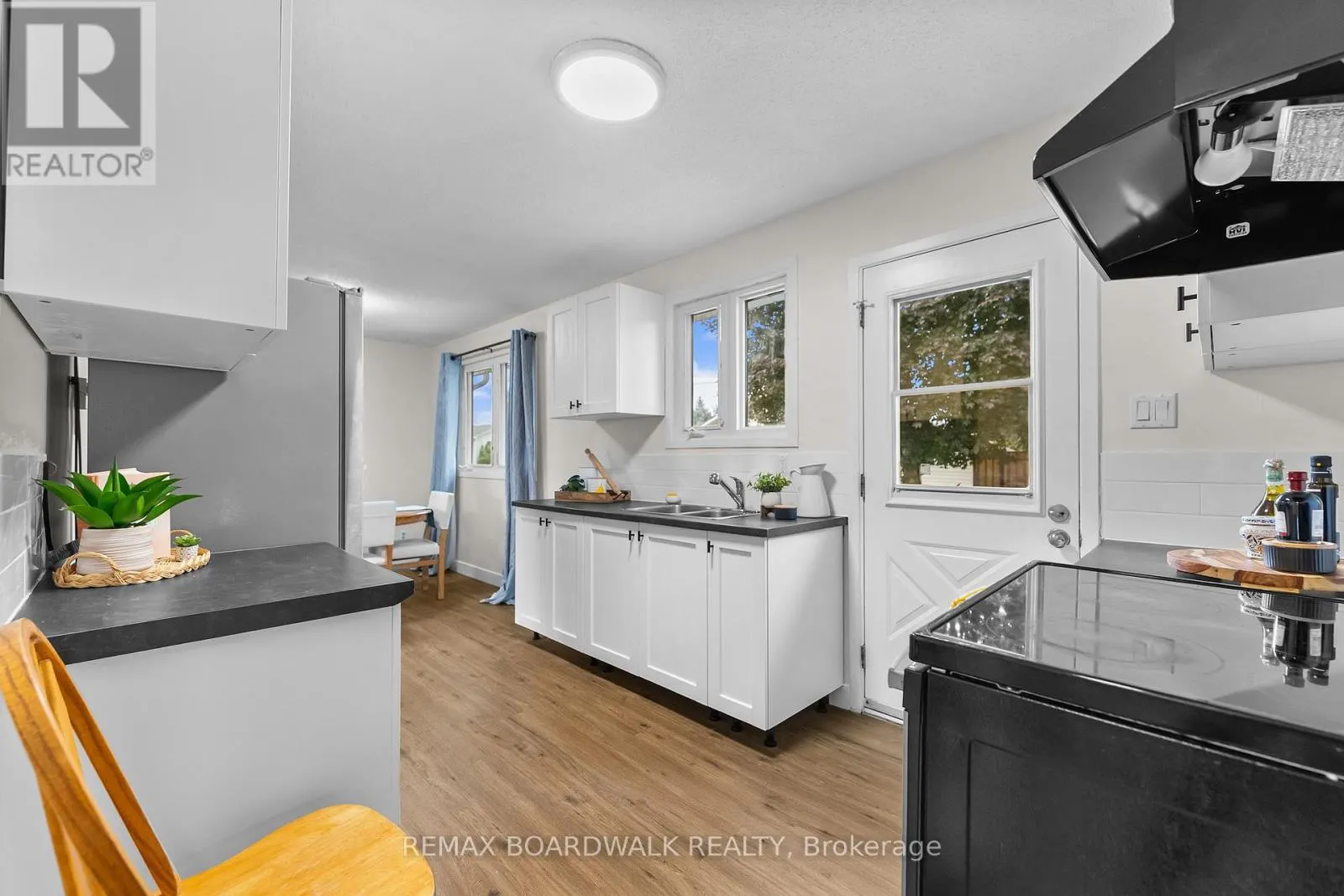 192 ALLAN DRIVE
