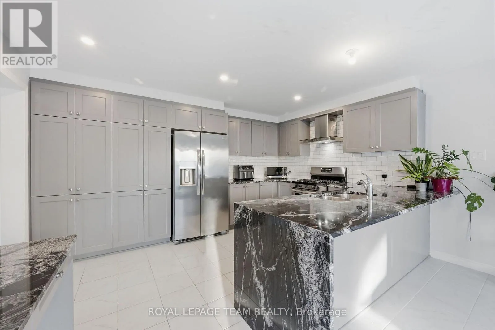 153 UNITY PLACE