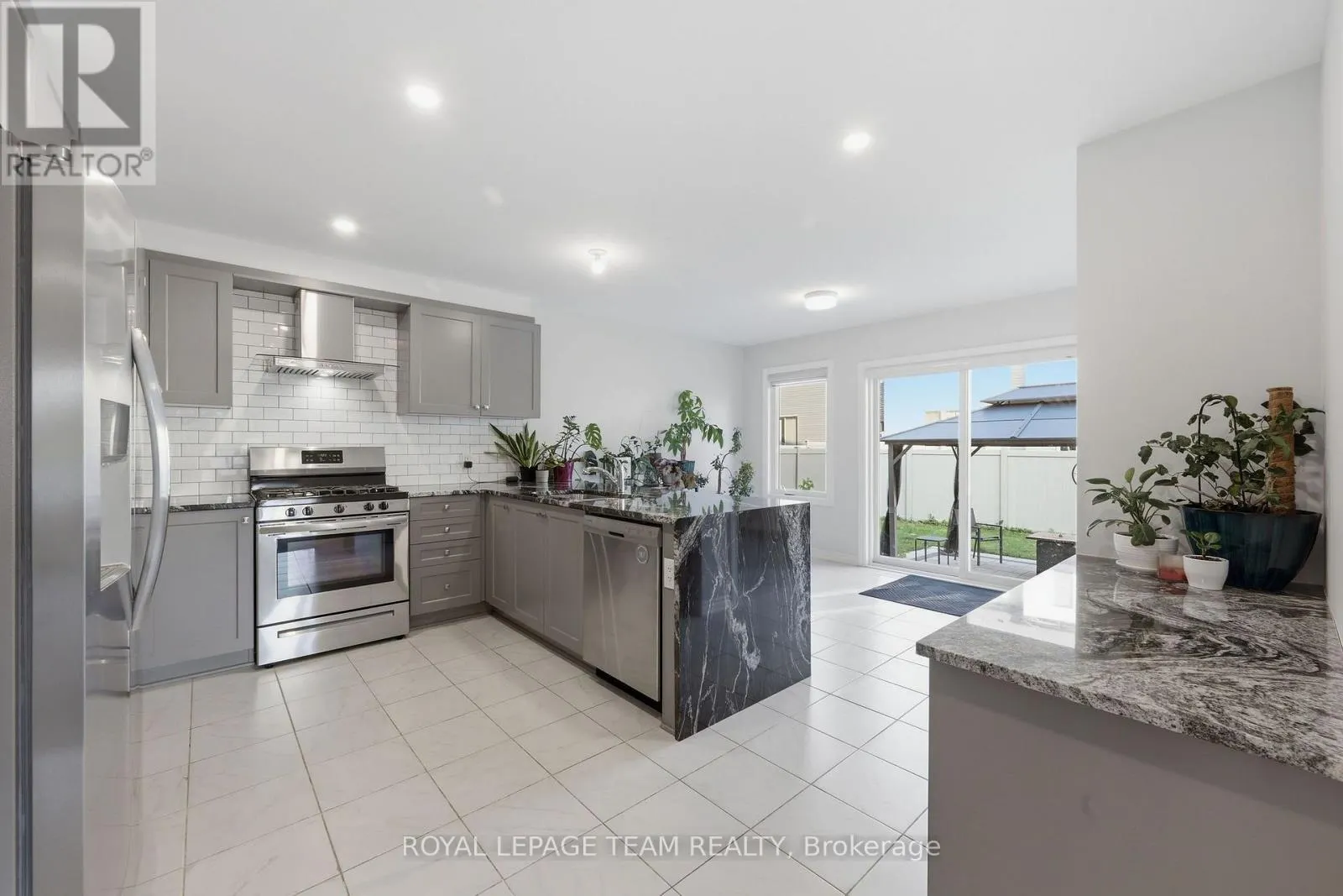 153 UNITY PLACE