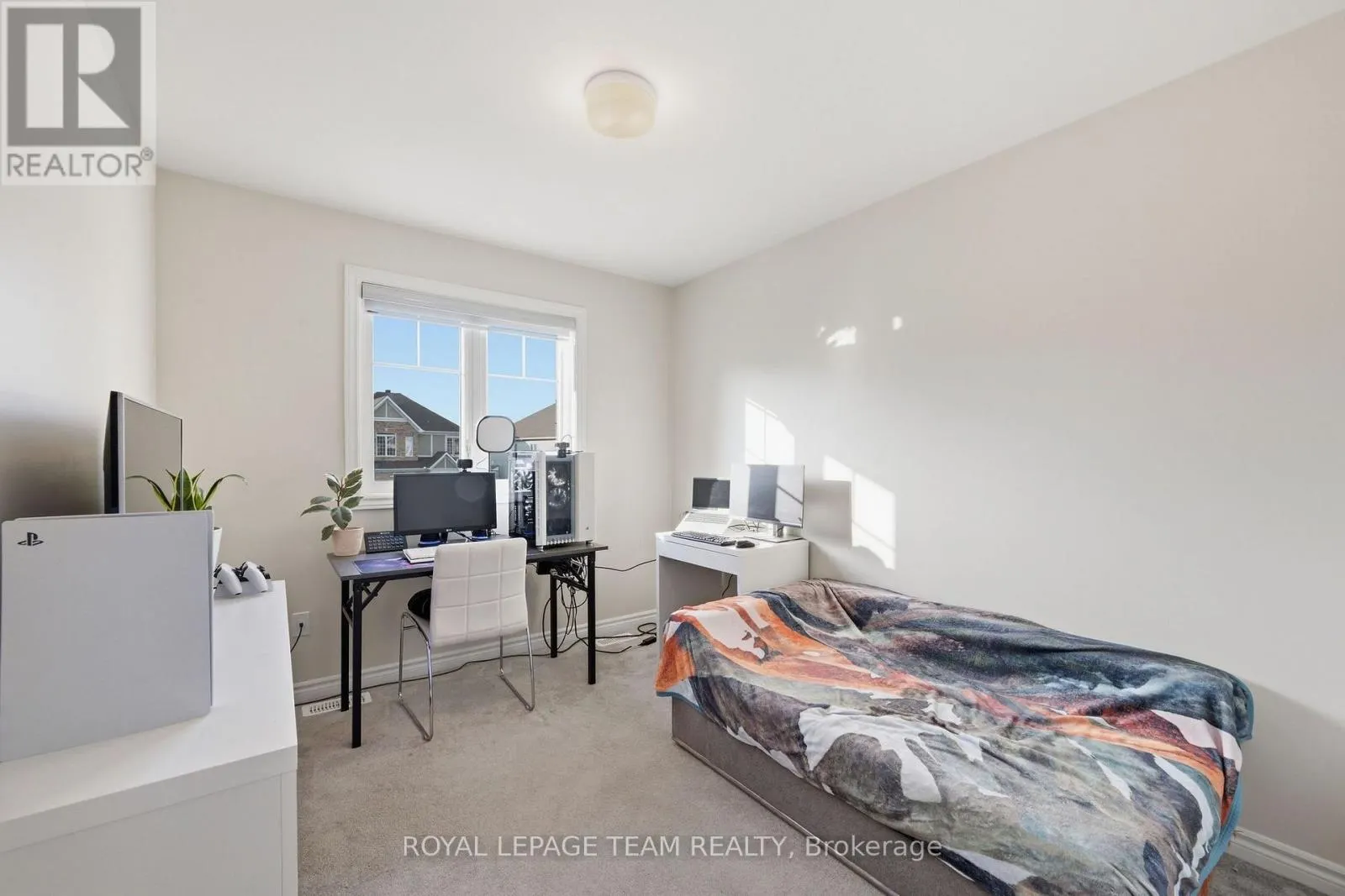 153 UNITY PLACE
