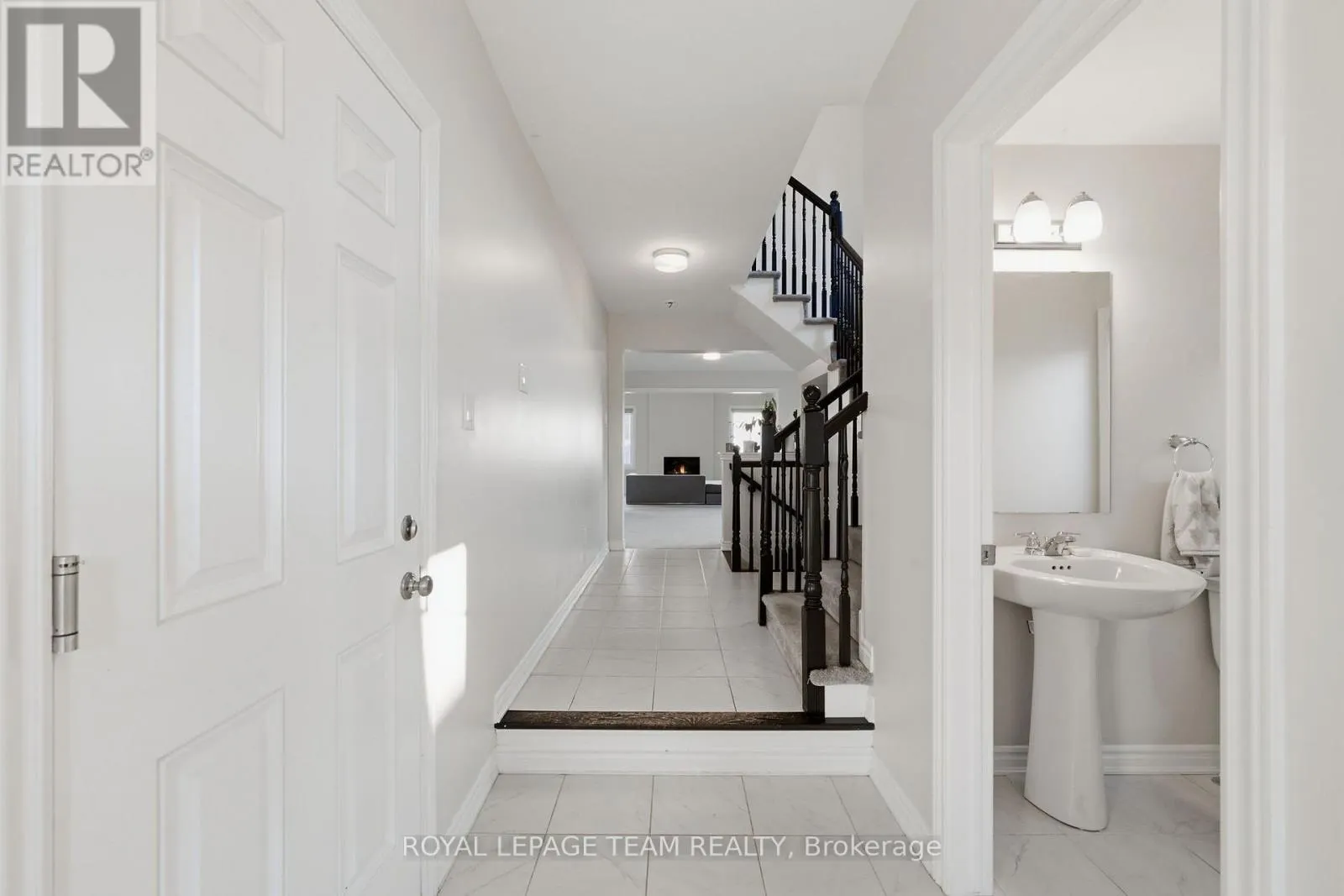 153 UNITY PLACE