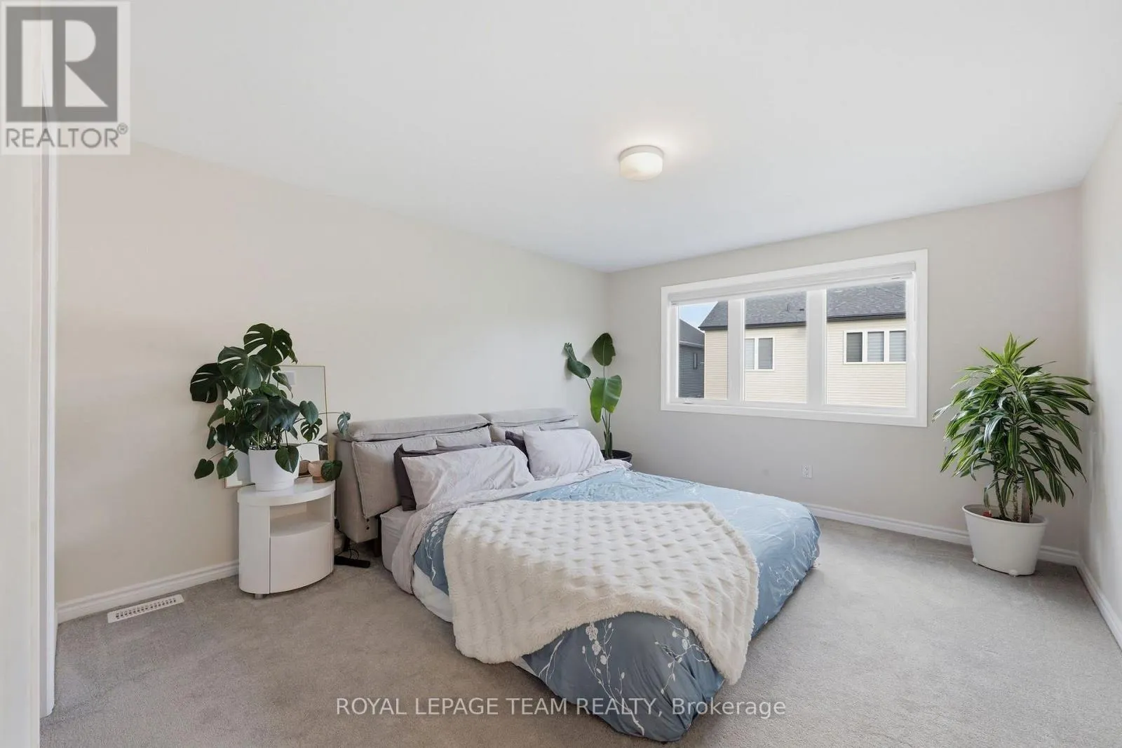 153 UNITY PLACE