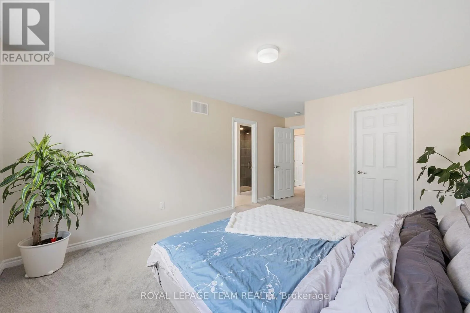 153 UNITY PLACE