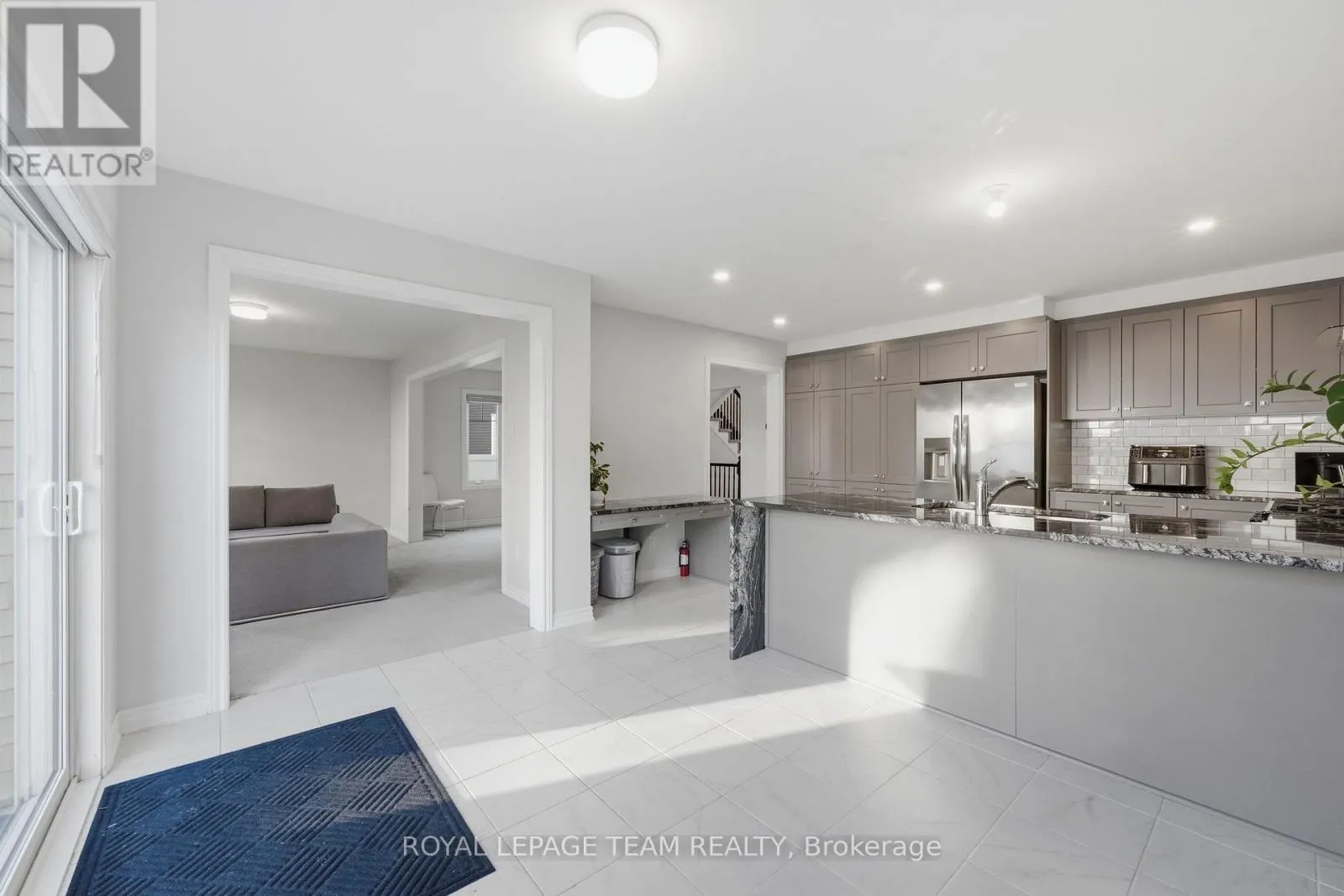 153 UNITY PLACE