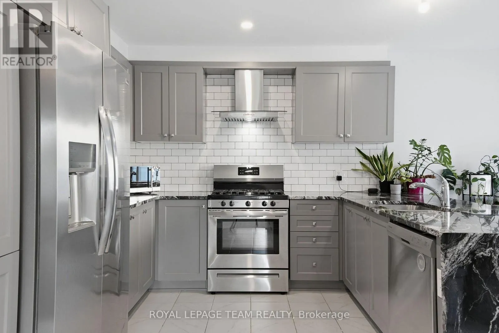 153 UNITY PLACE