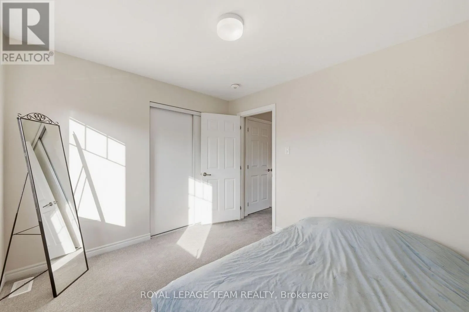 153 UNITY PLACE