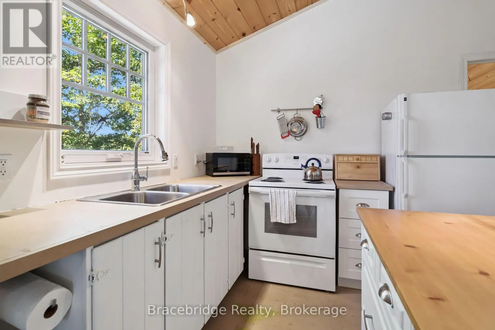 27 BEAUMONT BAY ROAD