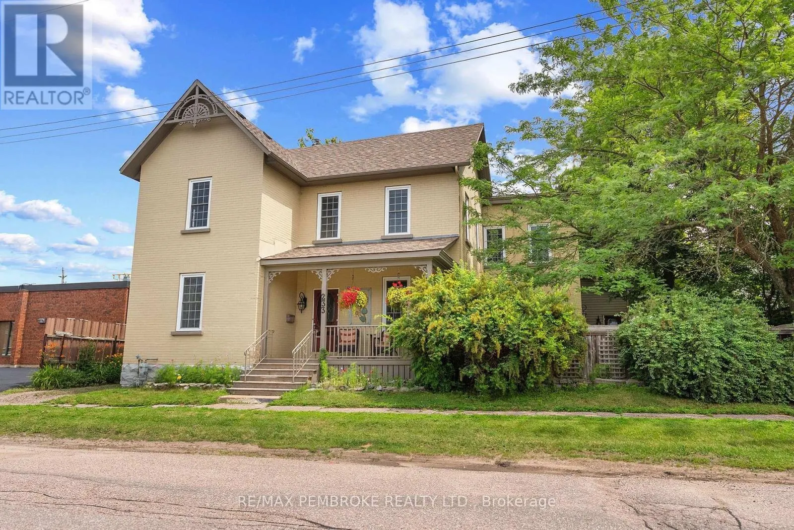 233 CATHERINE STREET