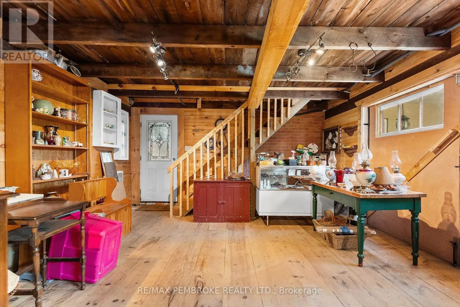 233 CATHERINE STREET
