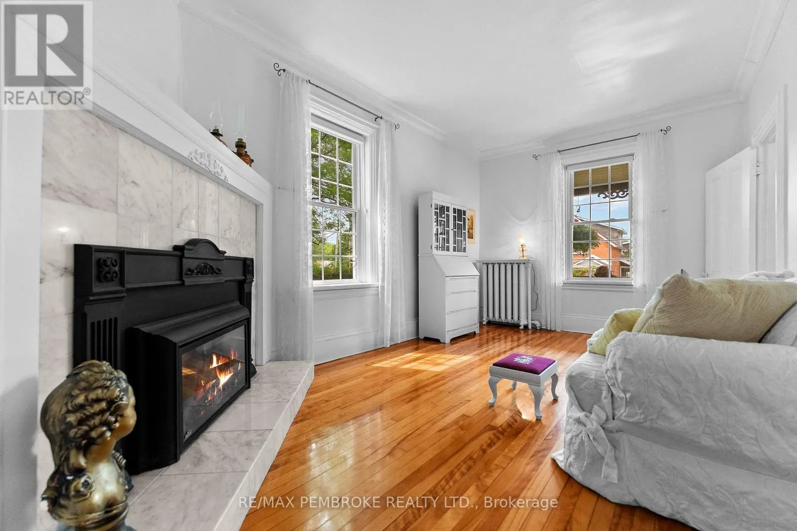 233 CATHERINE STREET
