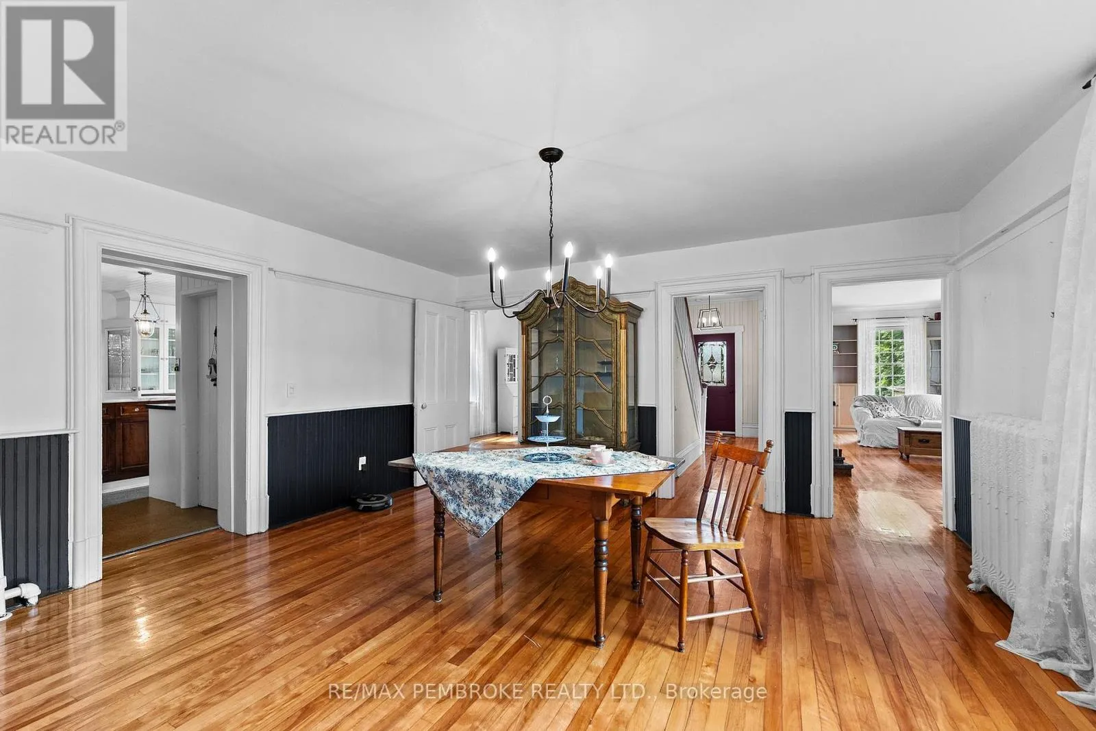 233 CATHERINE STREET