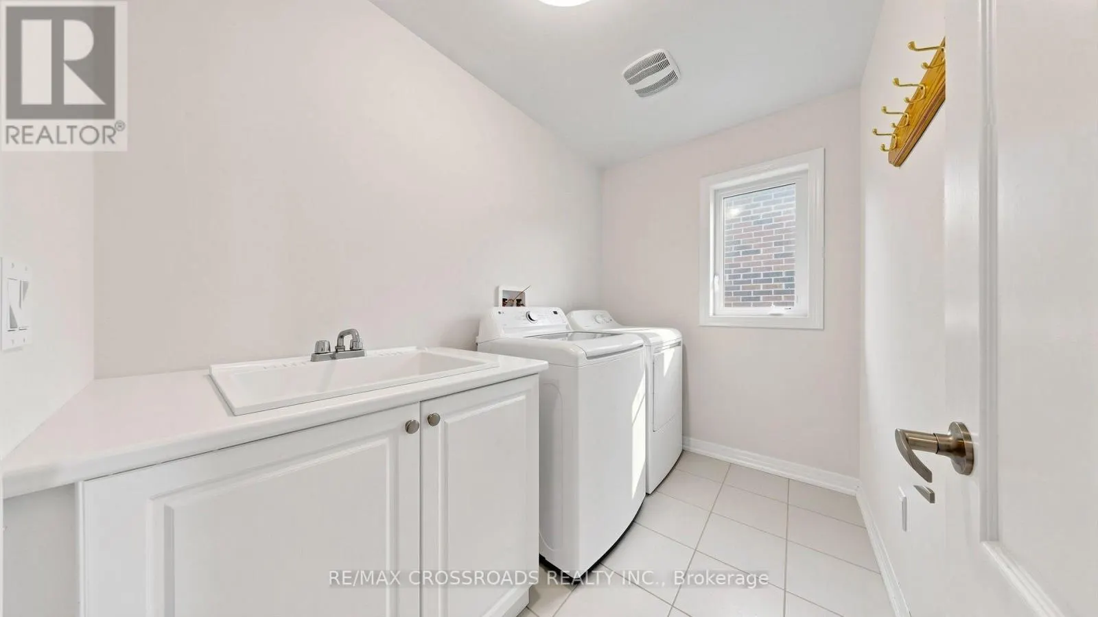 184 HUNTINGFORD TRAIL