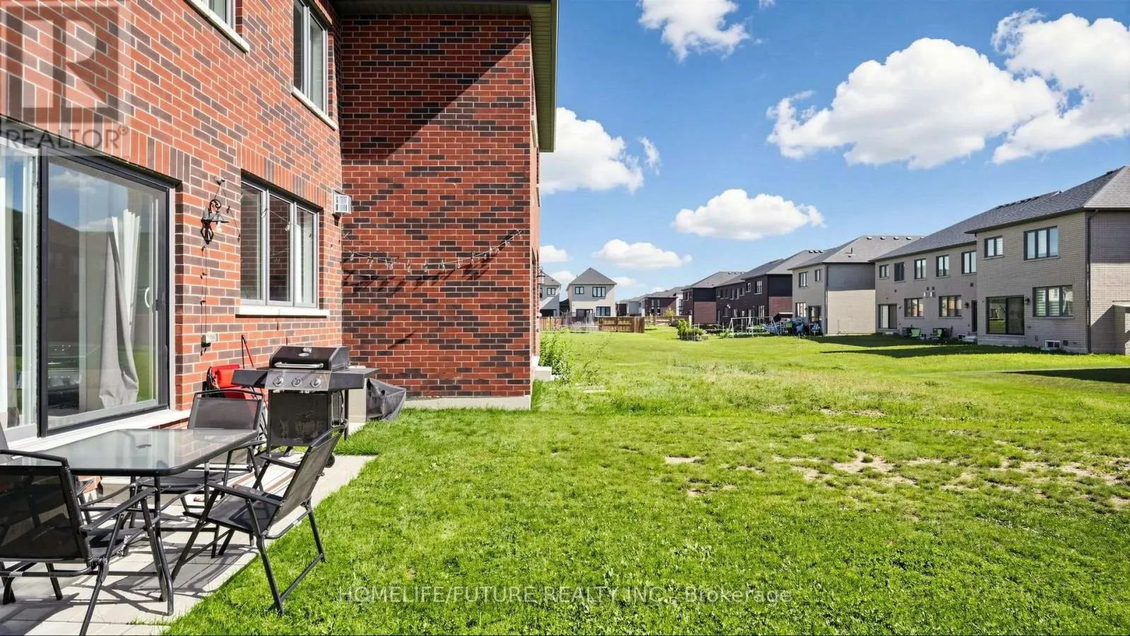 184 HUNTINGFORD TRAIL