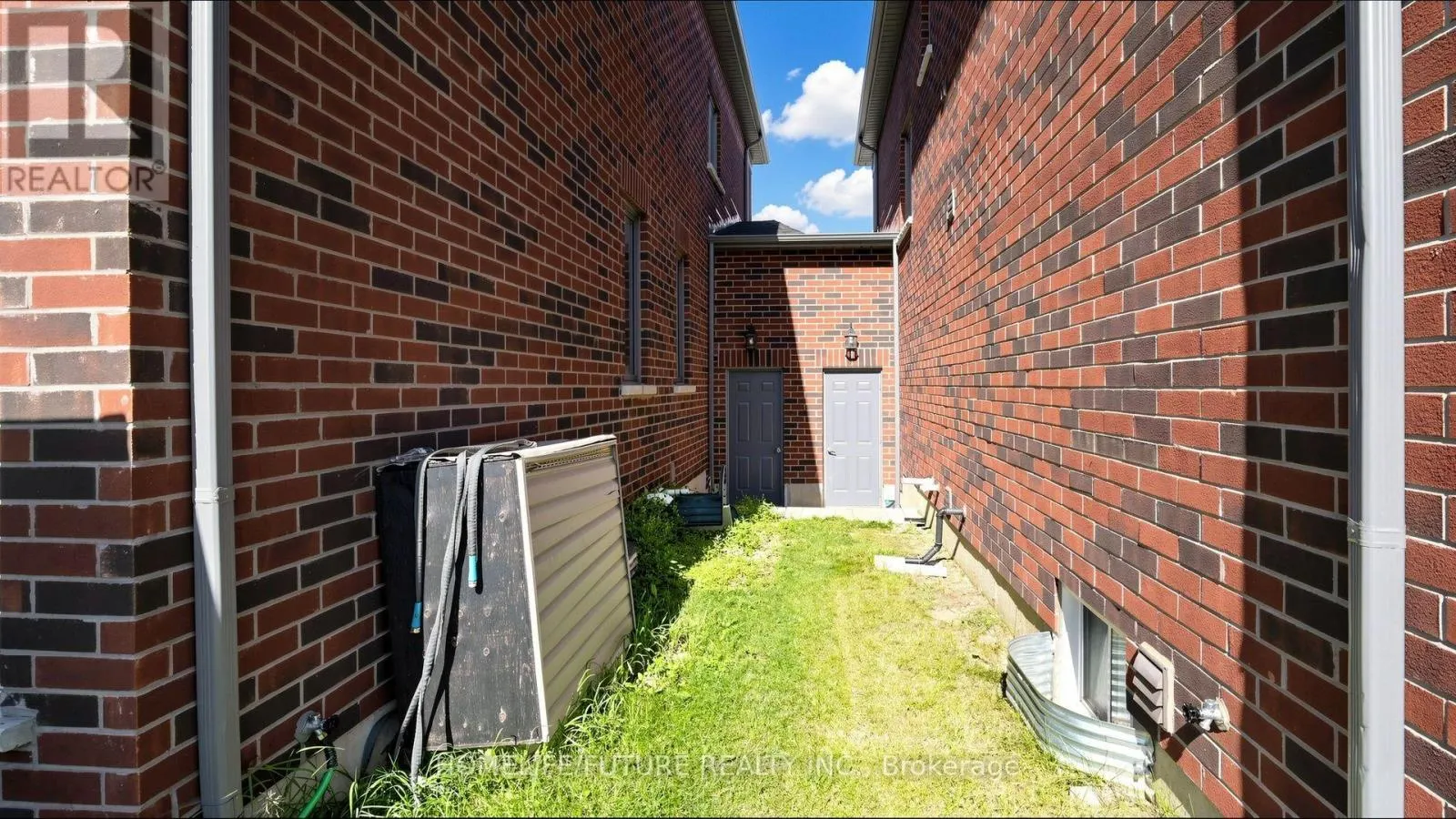 184 HUNTINGFORD TRAIL
