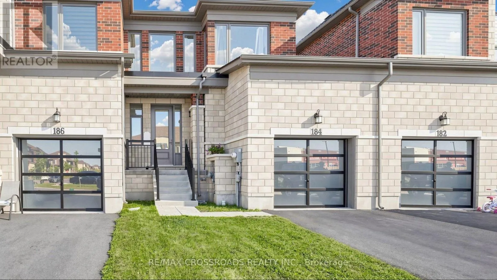 184 HUNTINGFORD TRAIL