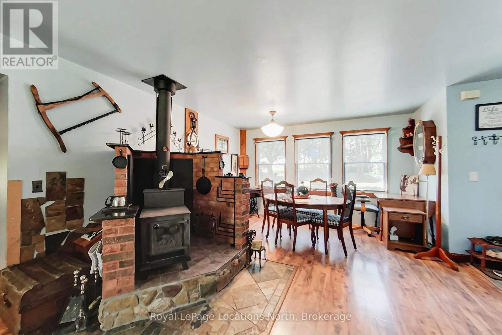 826298 MULMUR NOTTAWASAGA TOWNLINE LINE W
